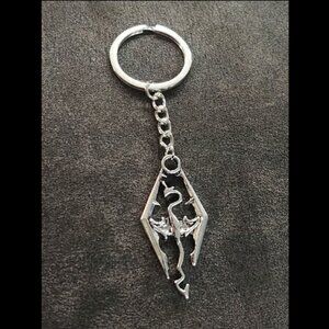 Silver Skyrim Dragonborn Keychain
